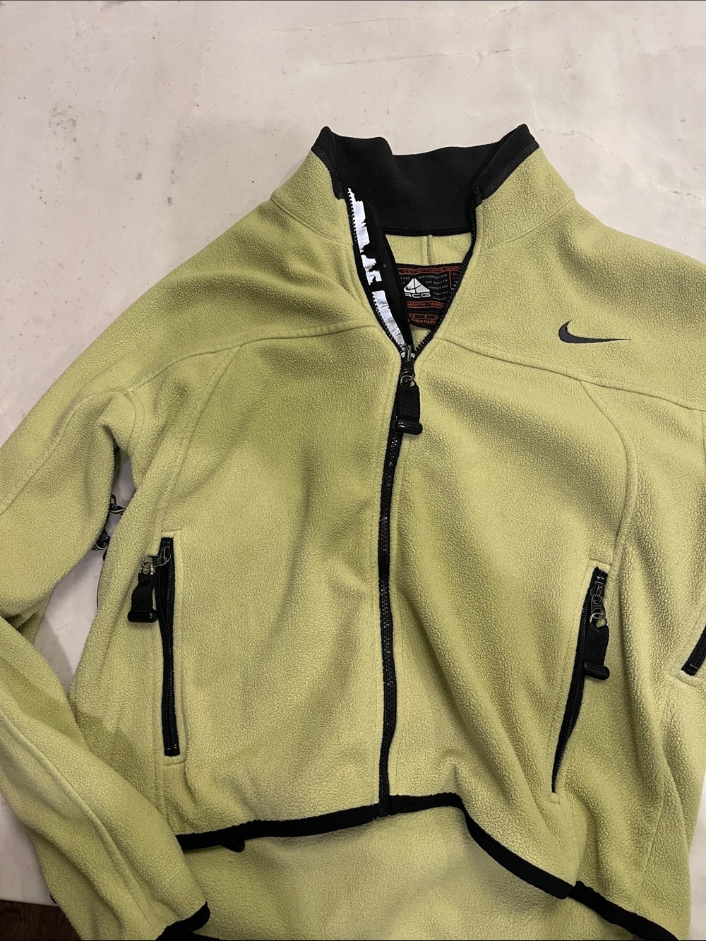 Nike ACG women’s small Fleece Half-Zip with Black Trim preowned